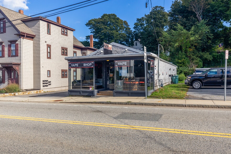 24 Samoset St, Plymouth, MA for sale - Building Photo - Image 2 of 20