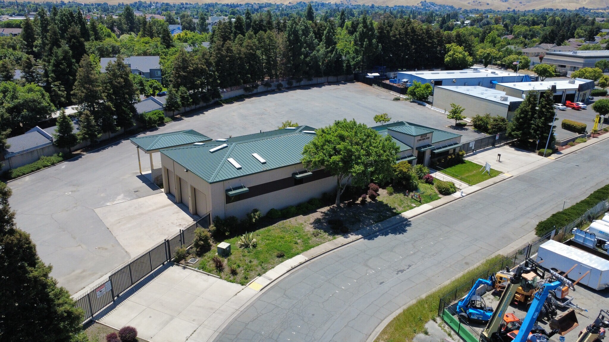 2151 Piedmont Way, Pittsburg, CA à louer Photo du bâtiment- Image 1 de 8