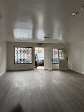 1249-1265 N Vineyard Ave, Ontario, CA à louer Photo du bâtiment- Image 1 de 2