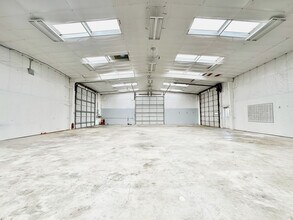 14702 Jersey Shore Dr, Houston, TX for lease Interior Photo- Image 1 of 8