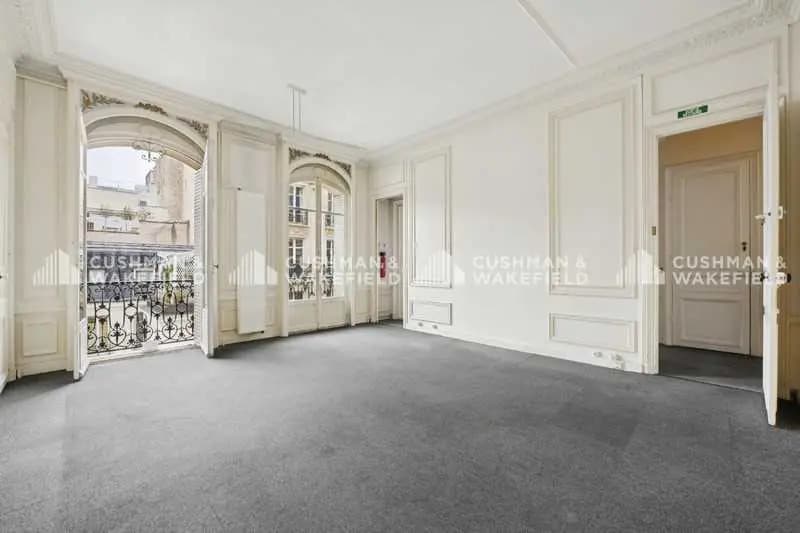 6 Rue Du Général Clergerie, Paris for lease - Interior Photo - Image 2 of 15