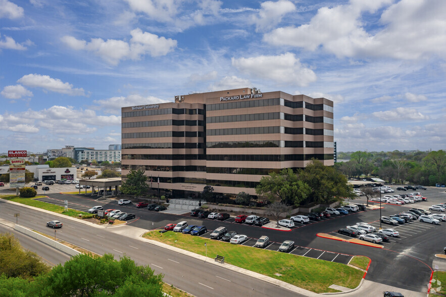 1100 NW Loop 410, San Antonio, TX à louer - Photo du b timent - Image 1 de 10