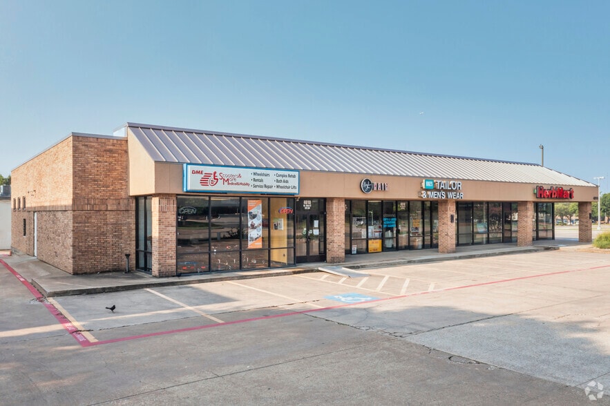 4010 W 15th St, Plano, TX for lease - Primary Photo - Image 2 of 7