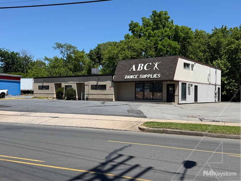 1915 Kutztown Rd, Reading, PA for lease - Building Photo - Image 2 of 6
