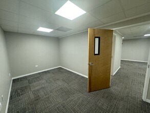 817 Manatee Ave W, Bradenton, FL for lease Building Photo- Image 2 of 4