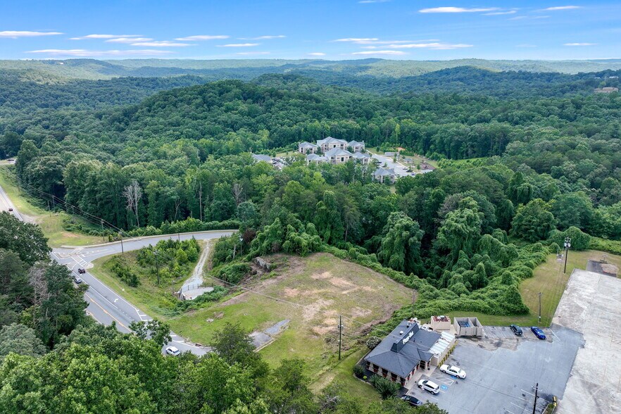 1392 Chestatee Street, Dahlonega, GA à vendre - Photo du bâtiment - Image 3 de 18