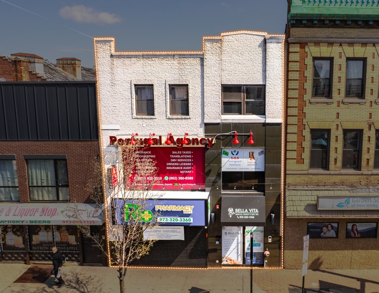 180 Ferry St, Newark, NJ for sale - Building Photo - Image 1 of 8