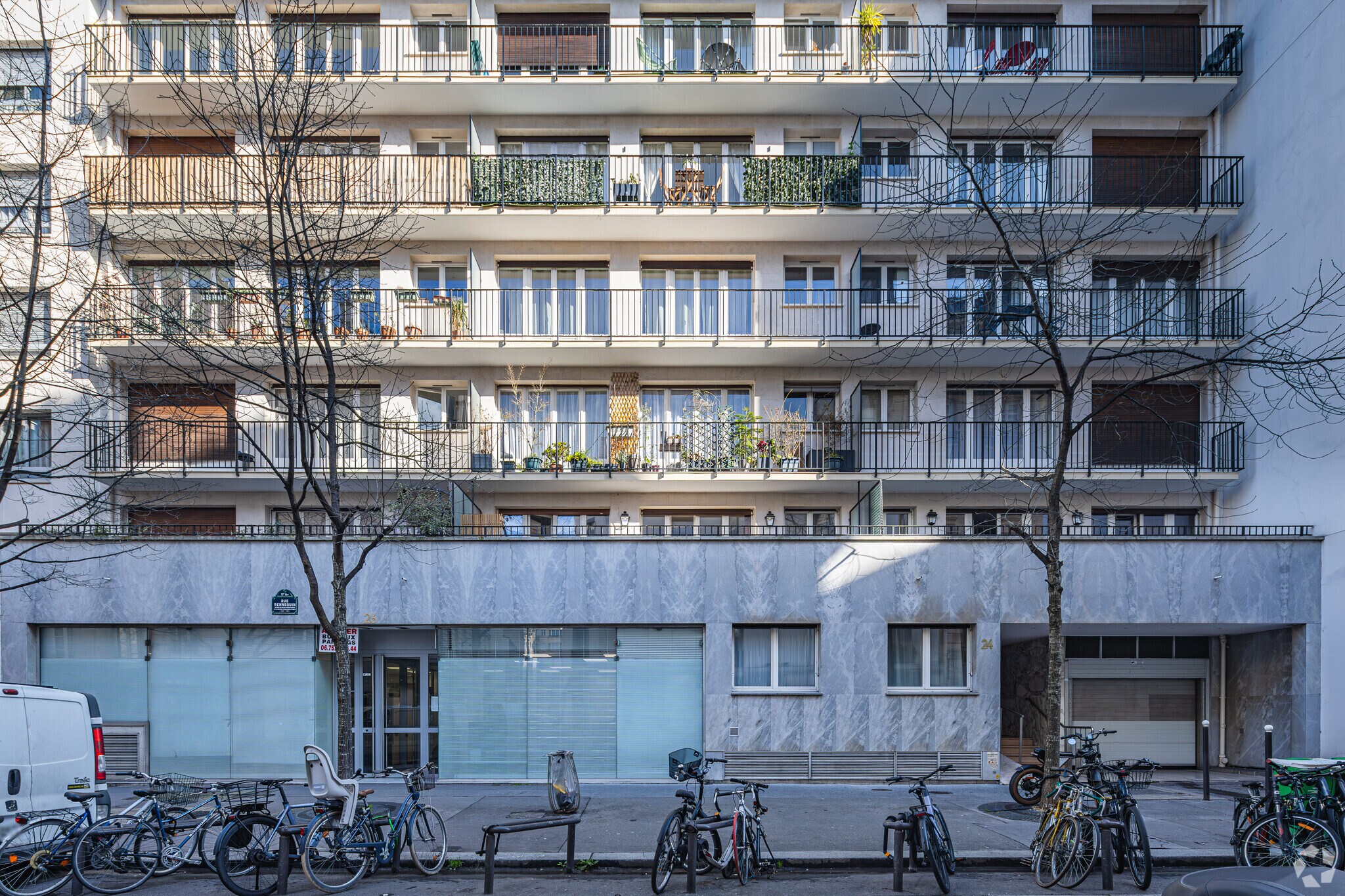 24-26 Rue Rennequin, Paris for lease Building Photo- Image 1 of 2