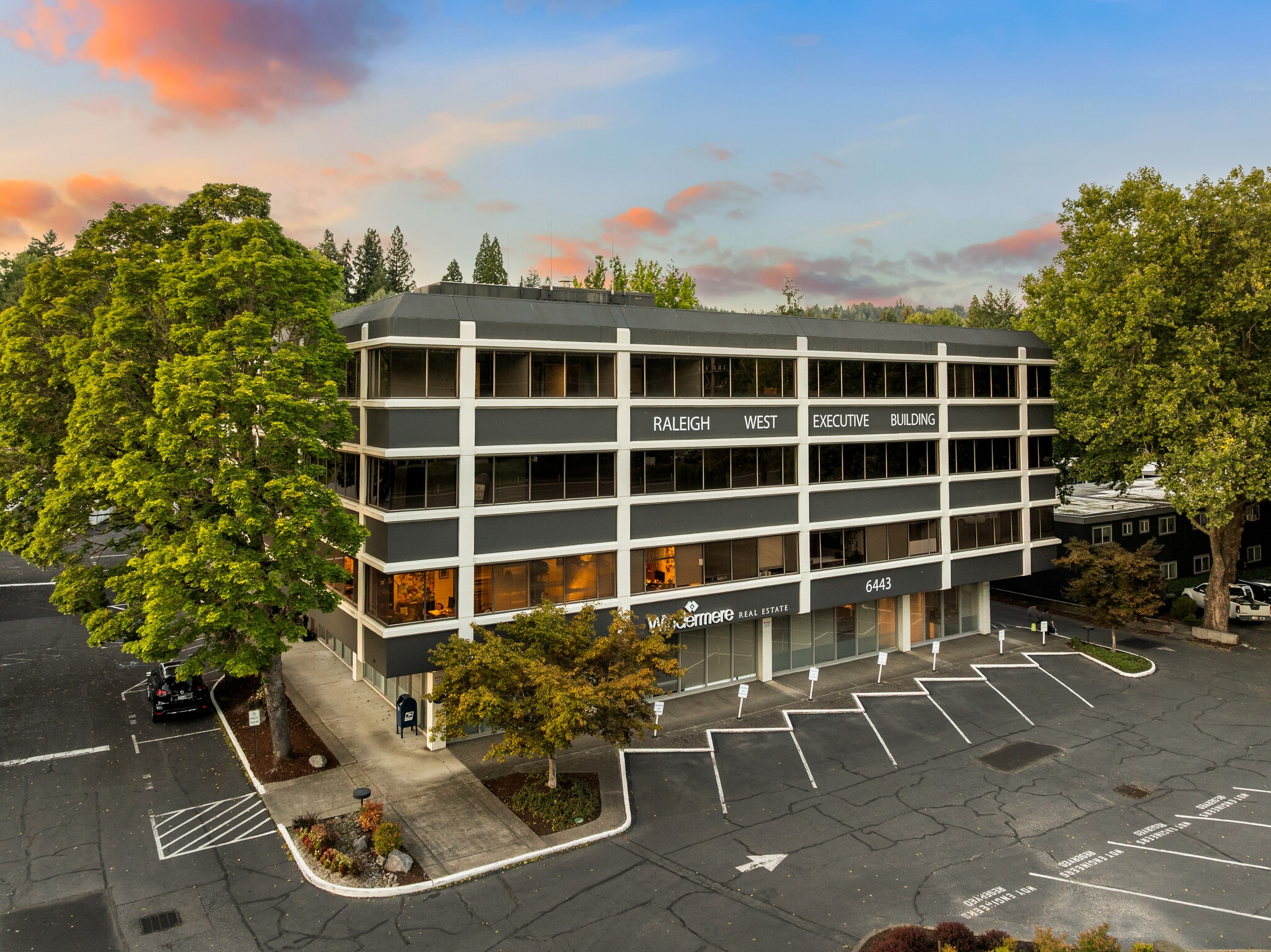 6443 SW Beaverton Hillsdale Hwy, Portland, OR for lease Primary Photo- Image 1 of 6