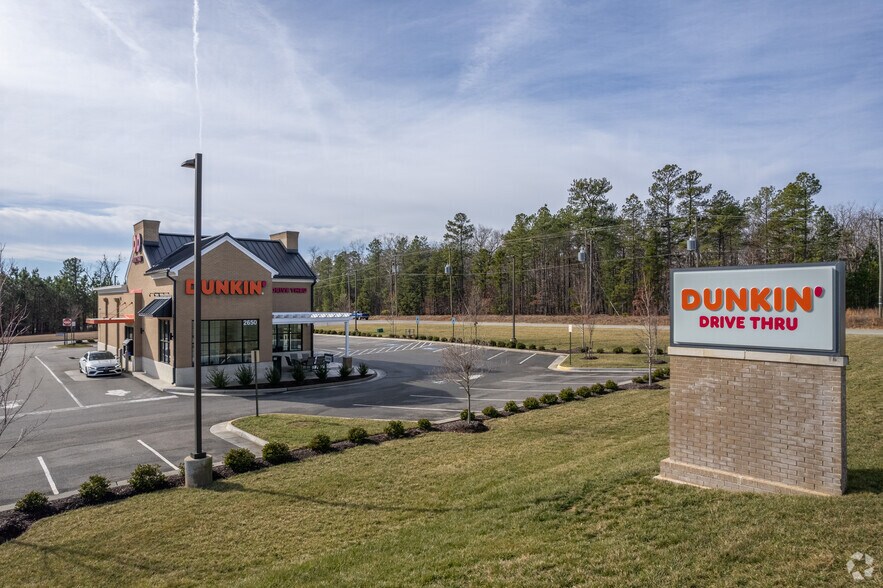 2617 Anderson Hwy, Powhatan, VA à vendre - Photo du bâtiment - Image 2 de 5