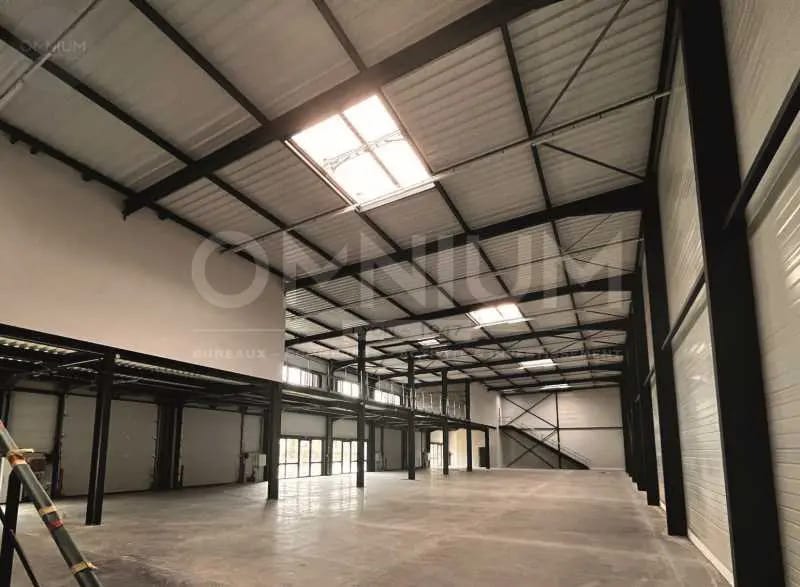 Flex dans Saint-Quentin-Fallavier à louer Photo du bâtiment- Image 1 de 2