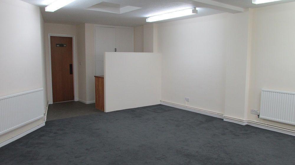 2 Broad St, Wokingham for lease Interior Photo- Image 1 of 4