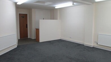 2 Broad St, Wokingham for lease Interior Photo- Image 1 of 4