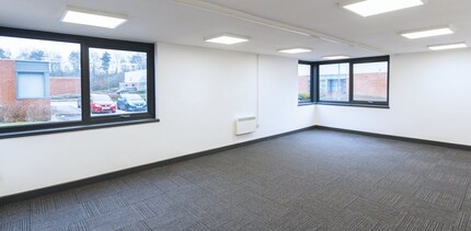 Highlands Rd, Solihull à louer Photo du bâtiment- Image 2 de 2