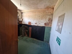 1 High Street St, Newport à louer Photo intérieure- Image 2 de 6