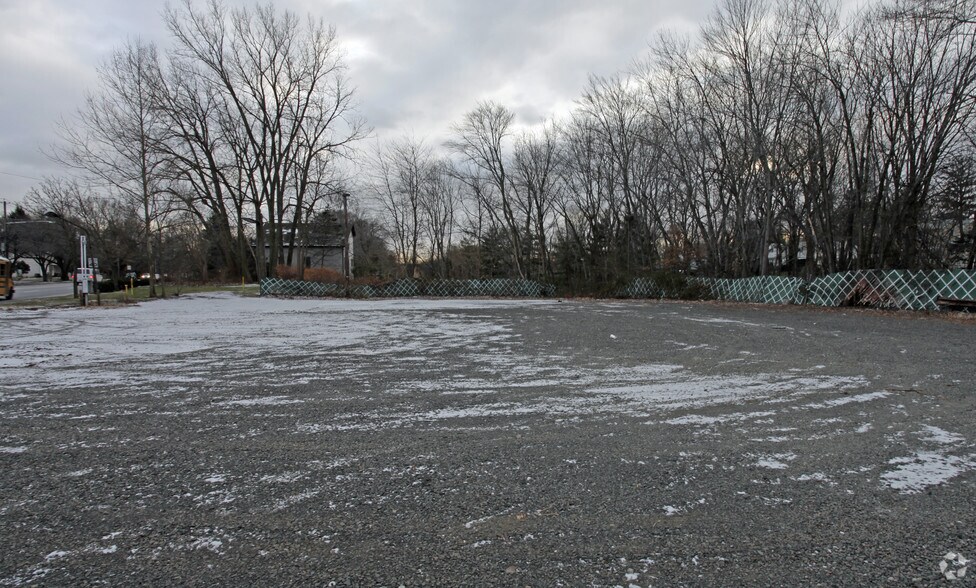 269 Forest Ave, Paramus, NJ à vendre - Photo du bâtiment - Image 2 de 4