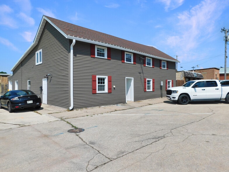 122 S Prairie St, Rockton, IL for lease - Building Photo - Image 1 of 15