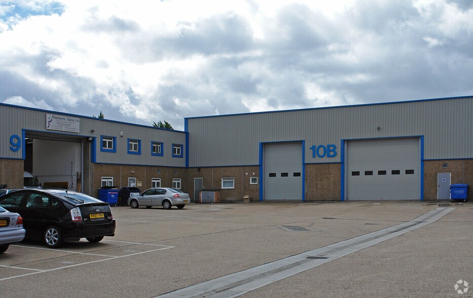 Lyon Way, Greenford à louer - Photo du bâtiment - Image 2 de 4