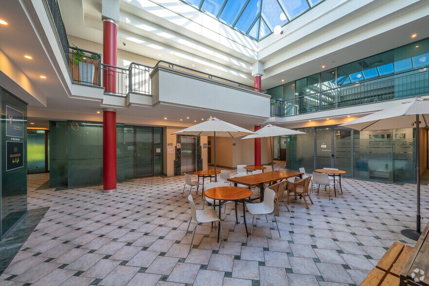 15-17 Terminus St, Castle Hill à louer - Photo du bâtiment - Image 3 de 4