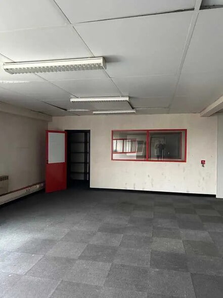 Office in Sotteville-lès-Rouen for lease - Interior Photo - Image 1 of 3