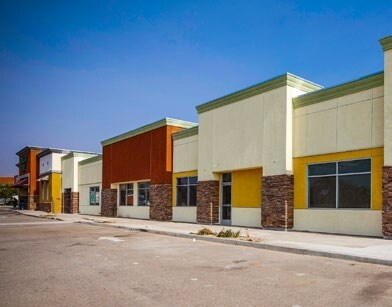 2160 N Garey Ave, Pomona, CA à louer - Photo principale - Image 2 de 3