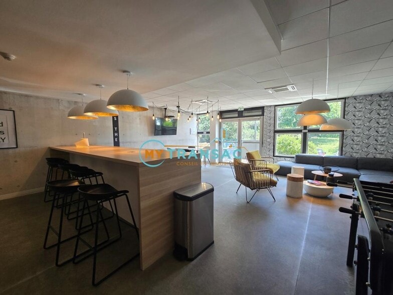 Office in Torcy for sale - Interior Photo - Image 2 of 11