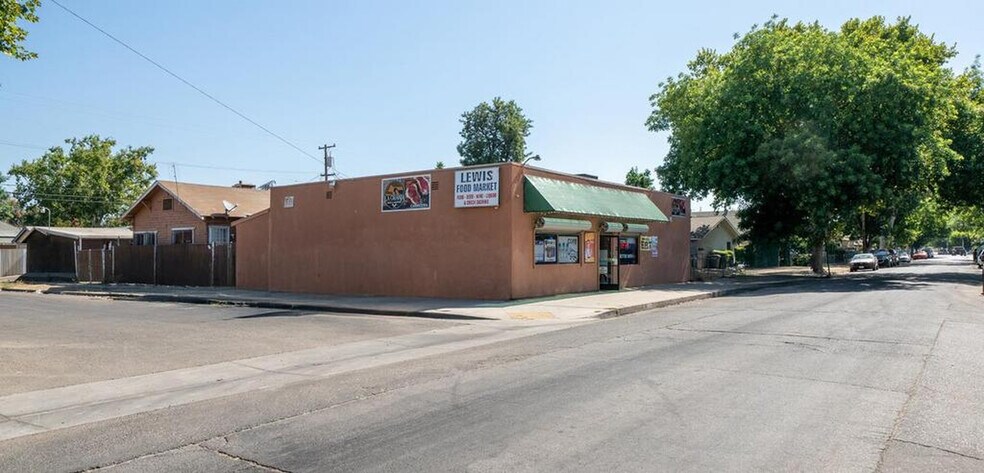 2301 E Lewis St, Fresno, CA à vendre - Photo du bâtiment - Image 1 de 20
