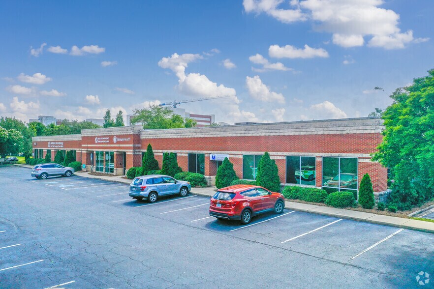 10502 Park Rd, Charlotte, NC for lease - Primary Photo - Image 1 of 4