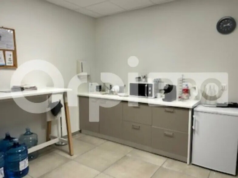 Office in Villefranche-sur-Saône for lease - Interior Photo - Image 3 of 11