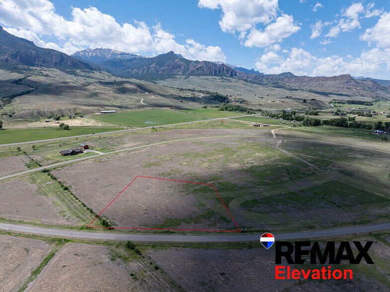 12 Big Creek Dr, Cody, WY à vendre - Photo du bâtiment - Image 2 de 24