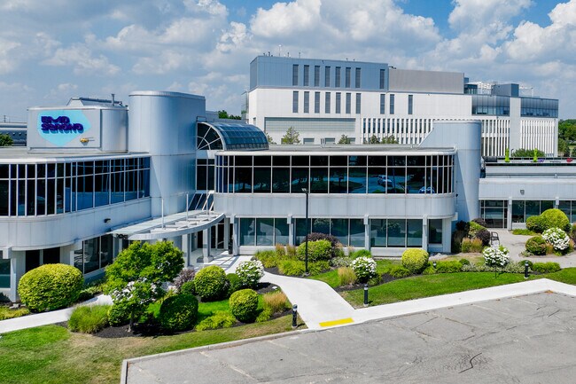 Plus de détails pour 2695 N Sheridan Way, Mississauga, ON - Bureau à louer