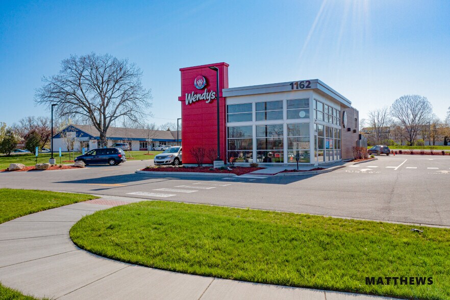 1162 S Washington Ave, Holland, MI à vendre - Photo du bâtiment - Image 2 de 5