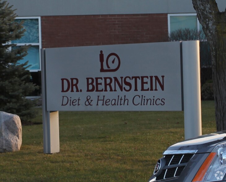 21 Kern Rd, Toronto, ON à vendre - Photo du bâtiment - Image 3 de 3