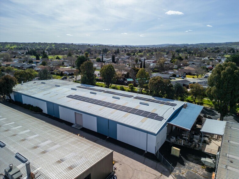 325 Santa Bella, Paso Robles, CA à vendre - Photo du bâtiment - Image 3 de 13