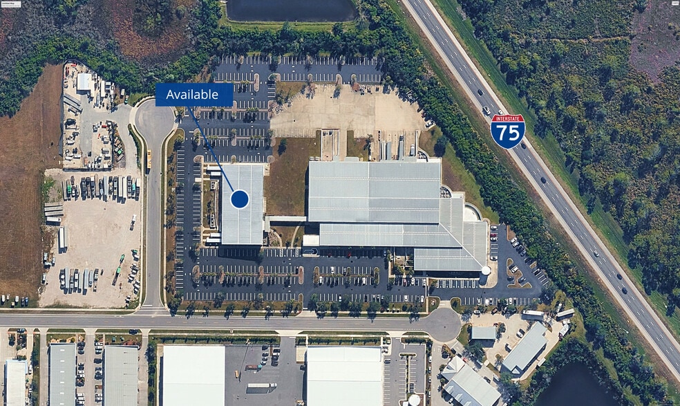 195 Triple Diamond Blvd, North Venice, FL for lease - Building Photo - Image 3 of 3