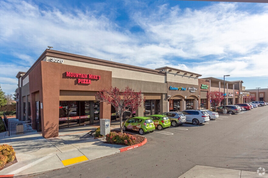 3020 Floyd Ave, Modesto, CA for lease - Primary Photo - Image 1 of 9