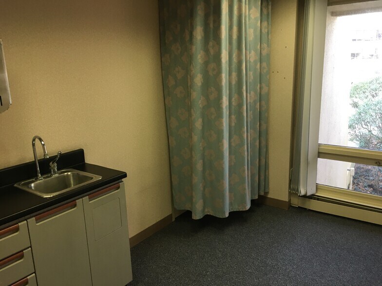 101 S Bedford Rd, Mount Kisco, NY à vendre - Photo du bâtiment - Image 2 de 10