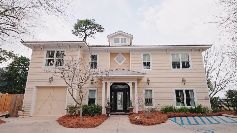 202 S Mobile St, Fairhope, AL for sale - Commercial Listing Video - Image 2 of 91