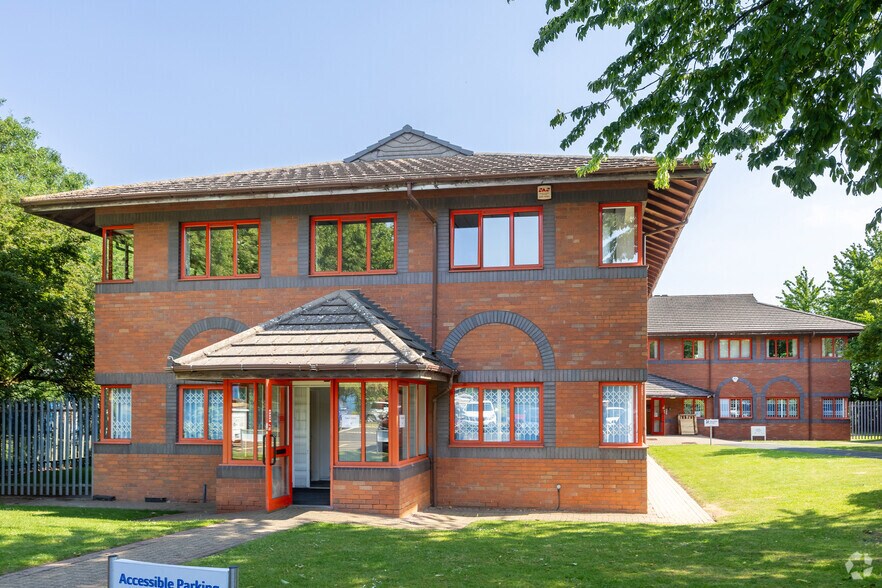 Two Woods Ln, Brierley Hill à louer - Photo principale - Image 1 de 2
