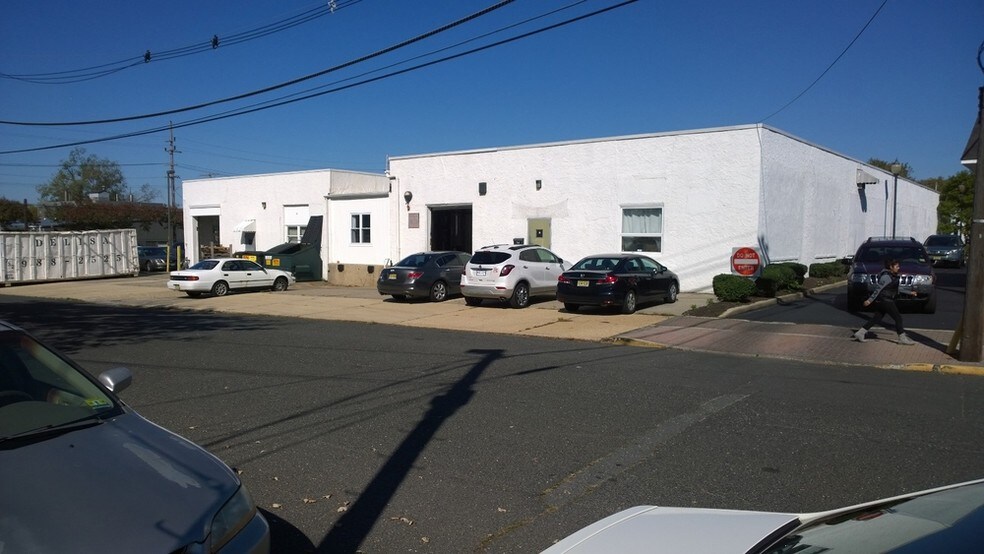 703 Brinley Ave, Bradley Beach, NJ à louer - Photo du bâtiment - Image 2 de 2