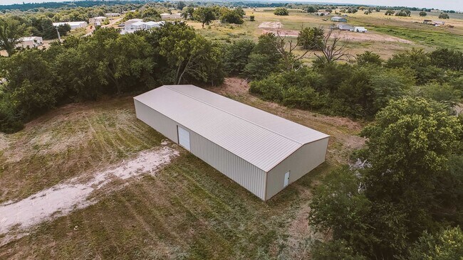 Plus de détails pour 8290 Centennial Farms Dr, Coyle, OK - Industriel à vendre
