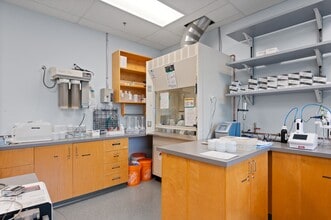 6190 Agronomy Rd, Vancouver, BC à louer Photo intérieure- Image 2 de 5