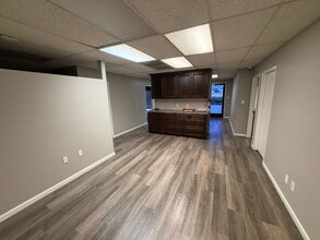 1105 W Columbus St, Bakersfield, CA for sale Interior Photo- Image 2 of 5
