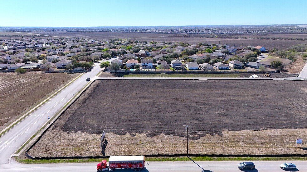 1604 E Loop & Lower Seguin Rd, Converse, TX à vendre - Photo du bâtiment - Image 3 de 19