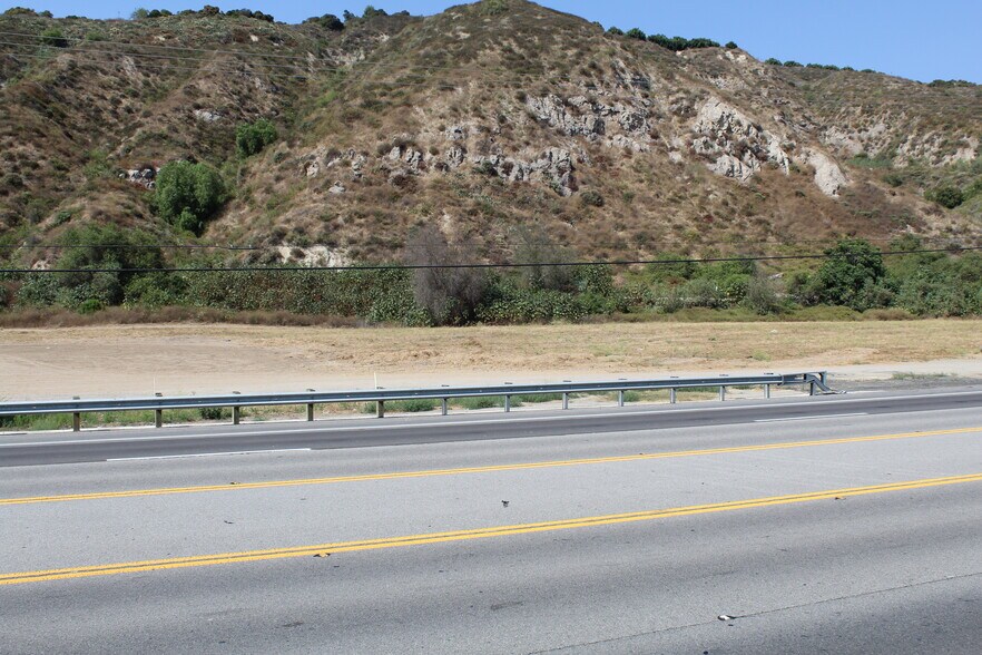 251 Telegraph Road, Fillmore, CA à vendre - Photo du bâtiment - Image 3 de 8