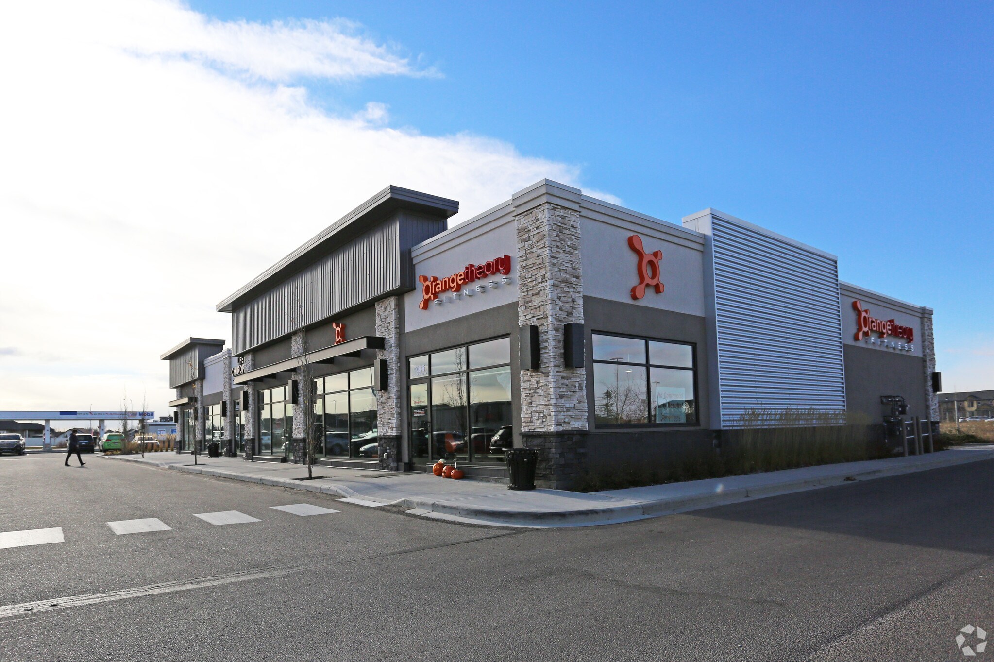 3 Clearview Market Way, Red Deer, AB à louer Photo du bâtiment- Image 1 de 14