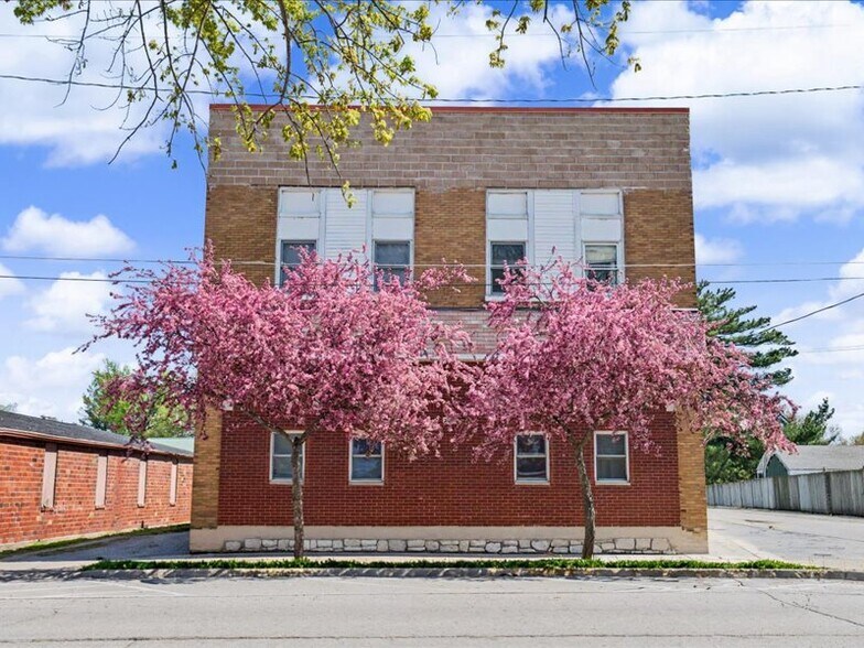 230 S Dubuque St, Solon, IA à vendre - Photo du bâtiment - Image 2 de 18