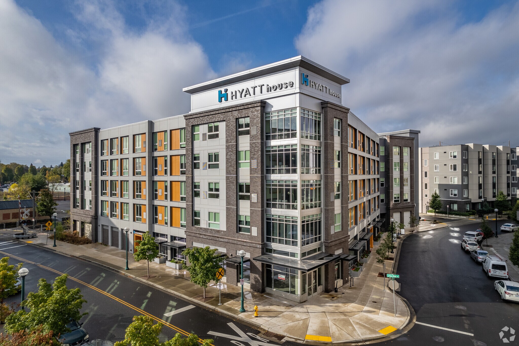 12820 SW Crescent St, Beaverton, OR for lease Primary Photo- Image 1 of 6