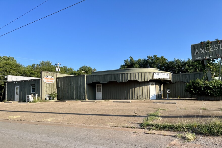 1324 S Main St, Stillwater, OK for sale - Building Photo - Image 1 of 1