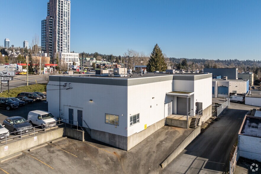 814-818 Brunette Ave, Coquitlam, BC à louer - Photo du bâtiment - Image 2 de 5